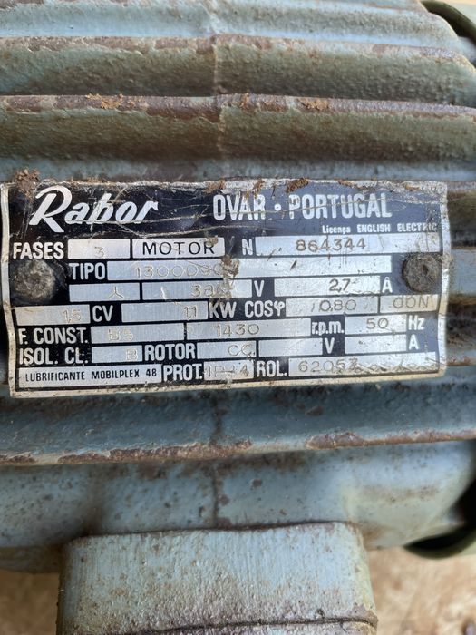 2 motores trifásicos 2cv e 1,5cv + caixa desmultiplicadora