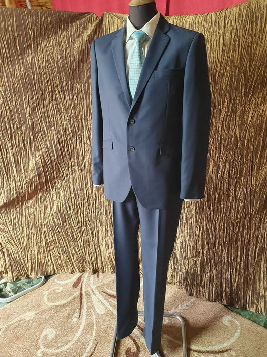 Nowy  ,  garnitur granatowy  188 cm i 182