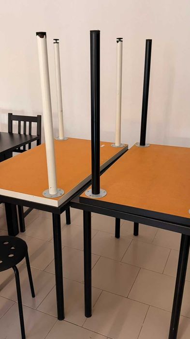 Mesas em Madeira IKEA - 15€ cada