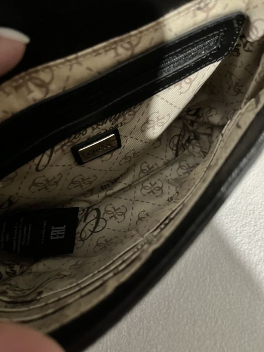 сумочка кросбоді Guess
