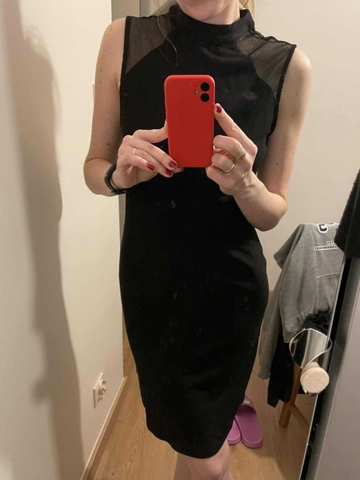 Piękna sukienka mała czarna z siateczką