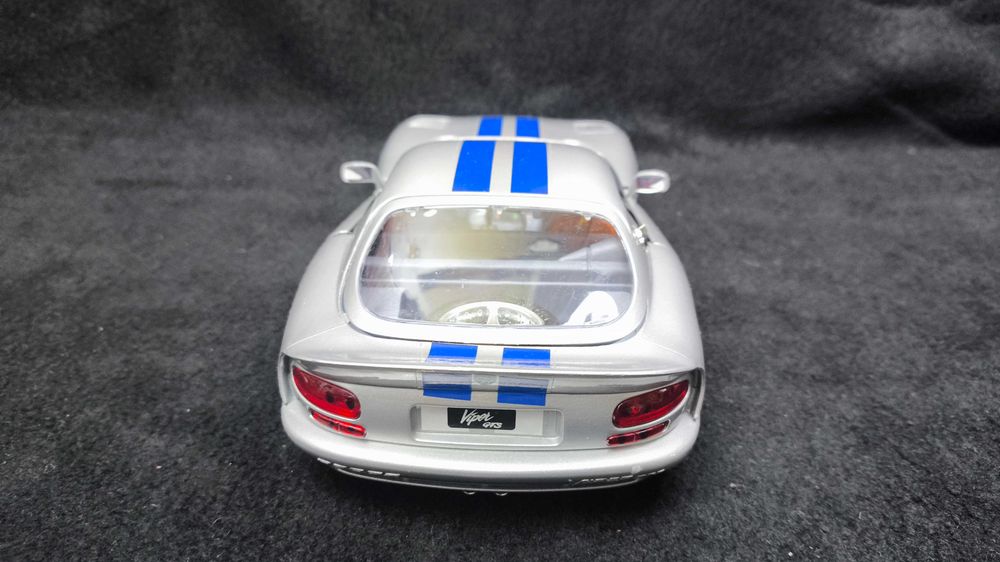 Модель авто 1.18 Dodge Viper GTS Coupe Grey (Bburago made in Italy)