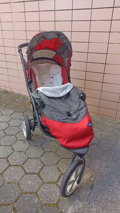 Chicco trio S3 Carrinho bebé  + cadeira auto bebeconfort + banheira trocador pré natal + andarilho aranha