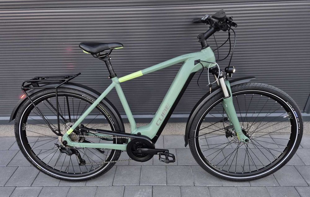 Rower elektryczny Cube Touring Hybrid ON1. roz. M, bardzo dobry stan !