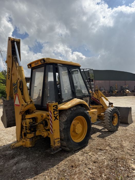 Retroescavadora JCB 3cx 4x4