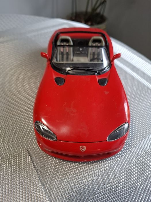 Bburago dodge viper RT/10 skala 1:18
