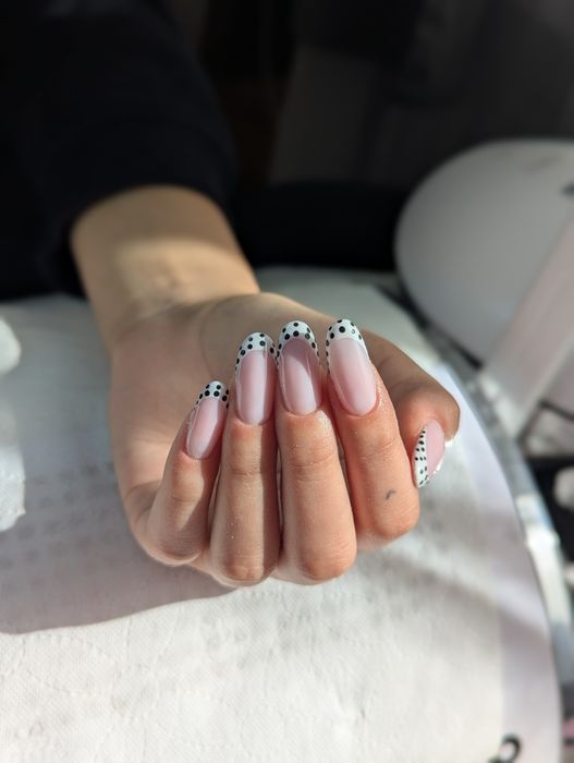 Mobilna stylistka paznokci – zadbane dłonie bez wychodzenia z domu!