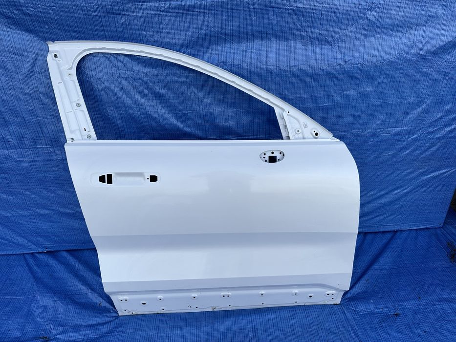 Volvo ex30 drzwi prawy przod 707