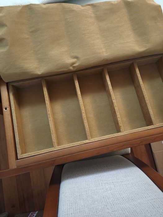 Conjunto de Sala de Jantar Completo em Madeira (Mesa Extensível + 6 C