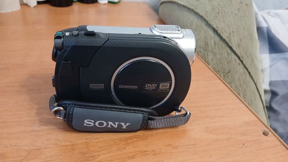 Відеокамера Handycam  SONY DCR DVD 109 E