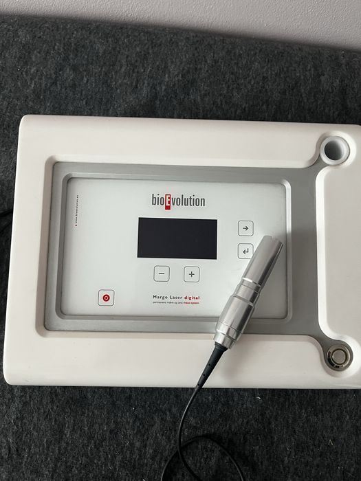 Sprzet do makijazu permanentnego i mezoterapii