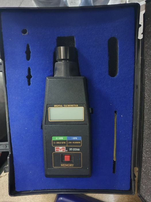 Tacómetro digital Mastech