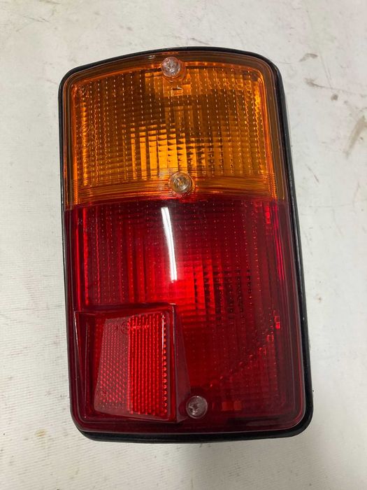LAMPA tylna prawa FIAT 126p FL + kostki mocowania