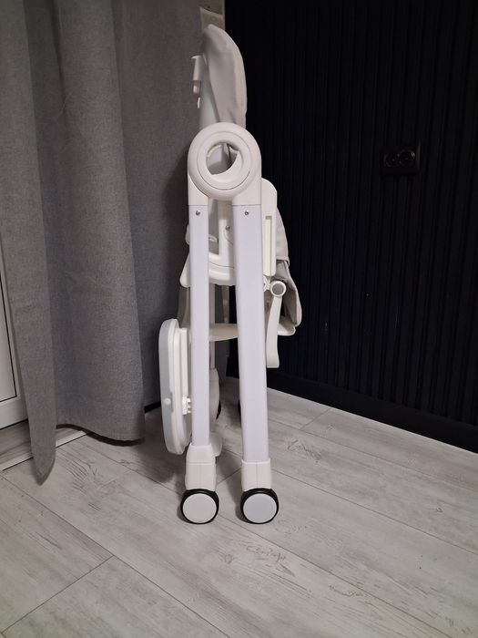 Годувальний столик, крісло для годування Babyhit