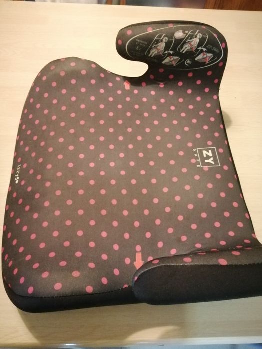 Assento Auto Elevatório Zy Safe 15-36 kg Preto com bolinhas rosa