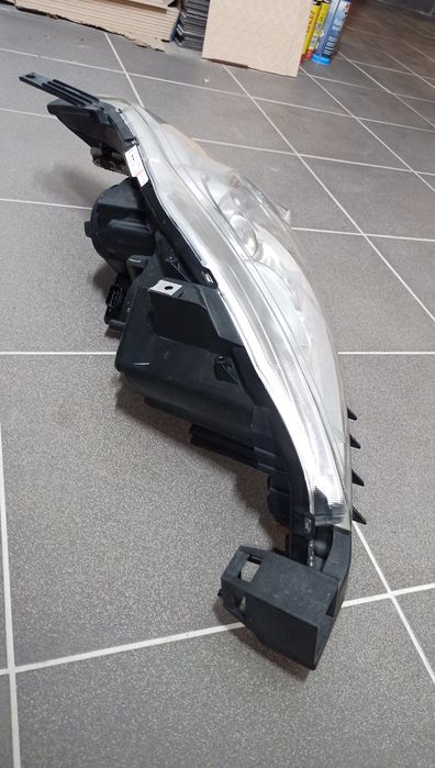 Mazda 5 lampa lewa Europa