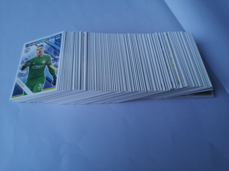 Panini FIFA 365 sezon 2019 zestaw 192 karty bazowe