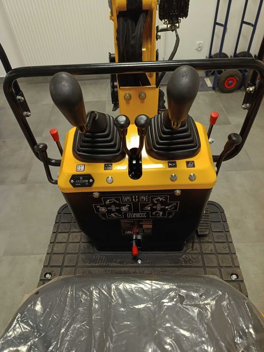 Koparka Minikoparka gąsienicowa 8,6 KM 2 sekcyjna pompa benzyna 306 cm