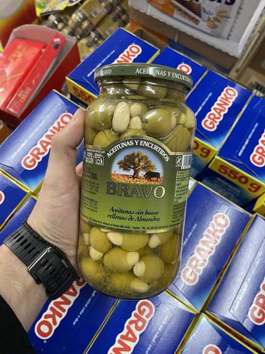 Оливки Браво з мигдалем 1кг / оливки Bravo Almendra