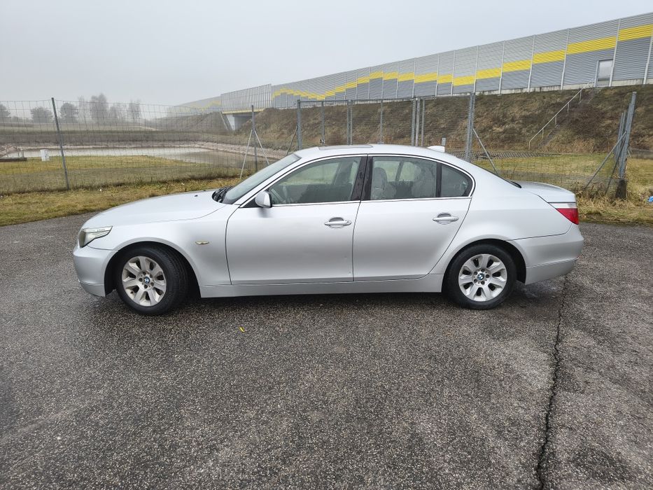 BMW E60 520i automat
