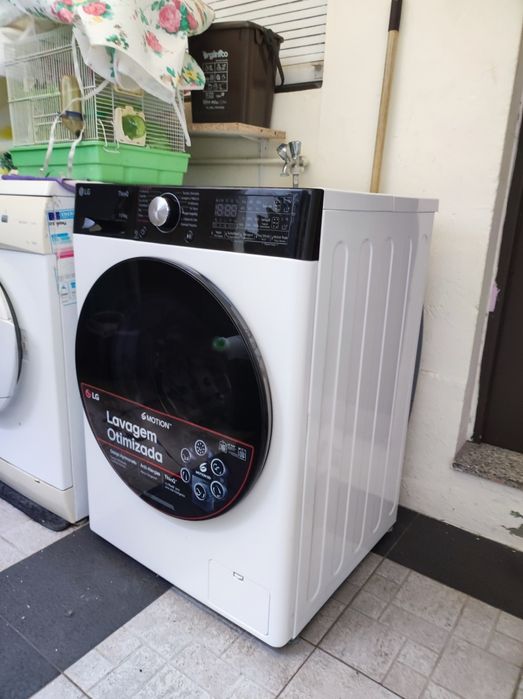 Máquina de lavar e secar roupa