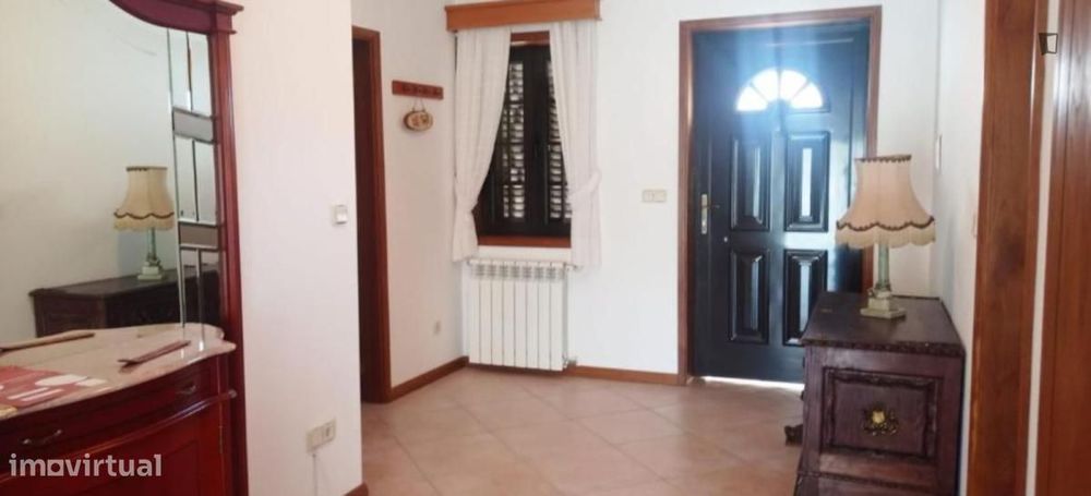 Casa com 3 quartos - localizado em Braganca