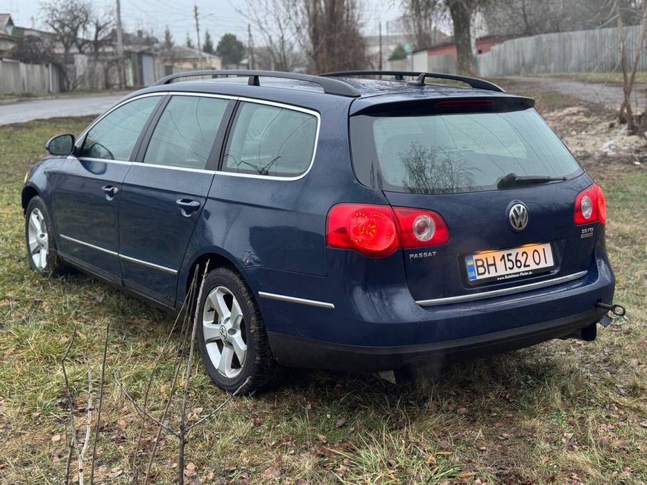 Passat b6 4x4 4motion
Съехал в кювет,нужен бампер и покраска.
Есть стандартные болячки этих авто.
Технически идеальный.Новые суппорта-тормозные диски.Колодки в круг.Новый радиатор и антифриз в системе.Едет очень бодро.Топрпеда есть.Документы в порядке любой вид оформления!