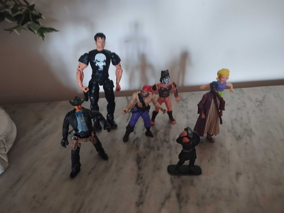 figuras colecionáveis.