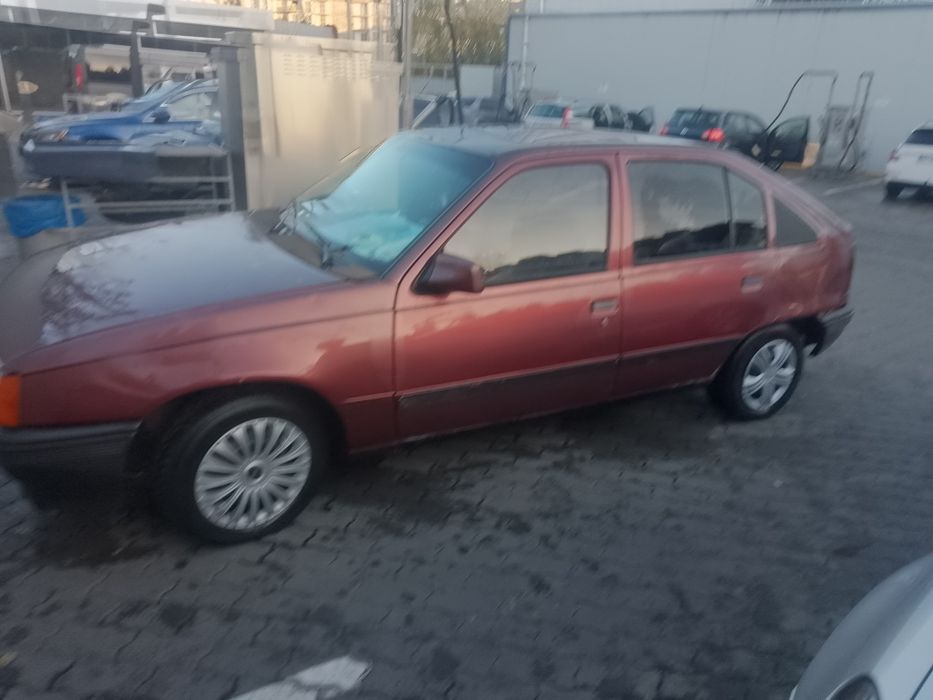 Машина їздить кожен день. На ходу .економ.палива. відмінний варіант за такі кошти.