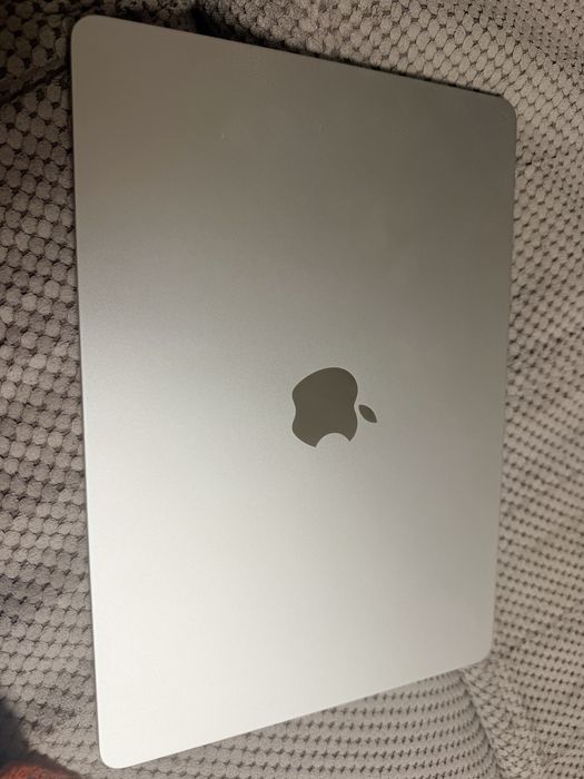 APPLE MacBook Air M3 13" 256GB