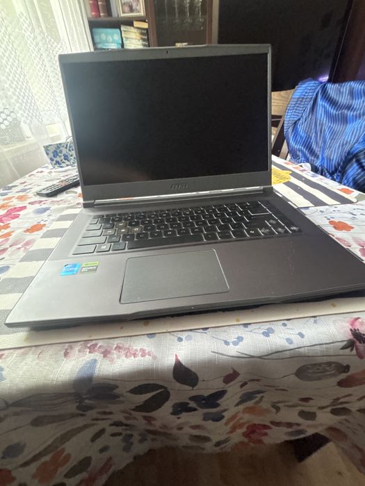 Laptop msi thin 15