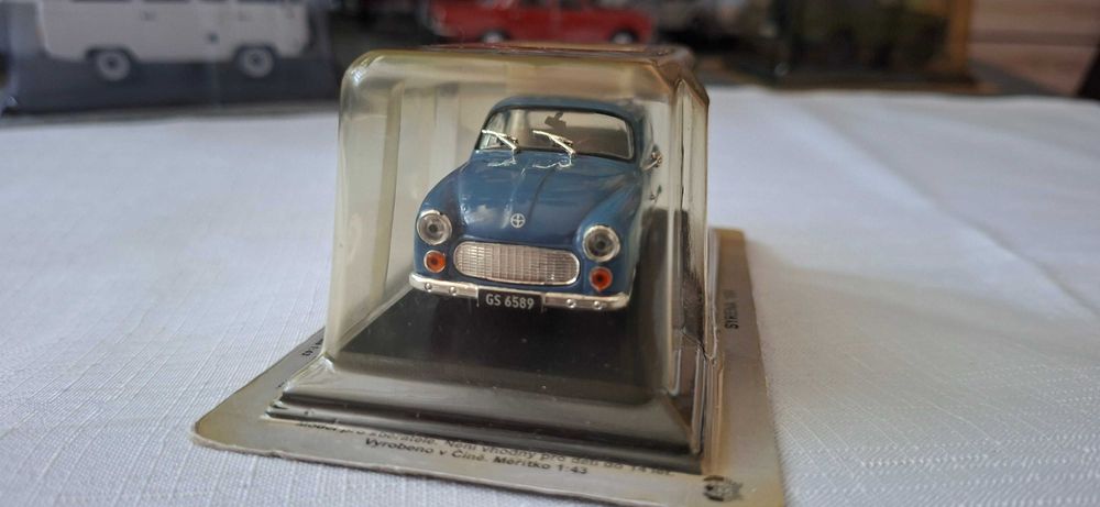 Syrena 104 DeAgostini w skali 1/43