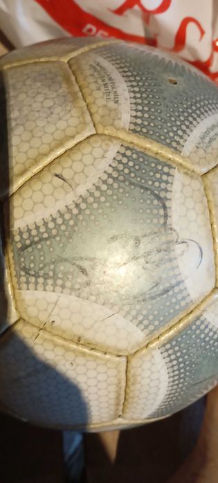 Bola Oficial Adidas Euro 2000  Autógrafos Geração de Ouro Figo   Rui Costa