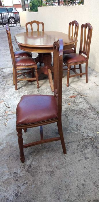 Mesa de sala com 6 cadeiras