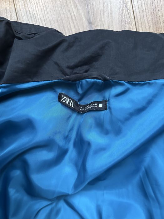 Жилетка Zara, темно-синя, дута та дуже тепла.
