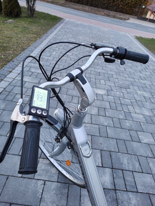 Rower Elektryczny Manetka Batavus