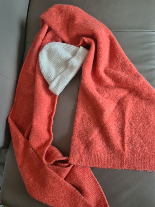 Sezane komplet czapka i szalik