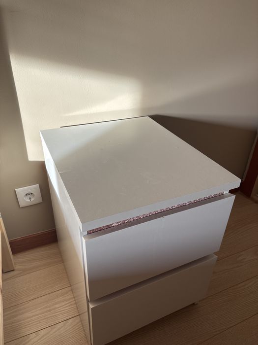 2 mesas de cabeceira MALM IKEA