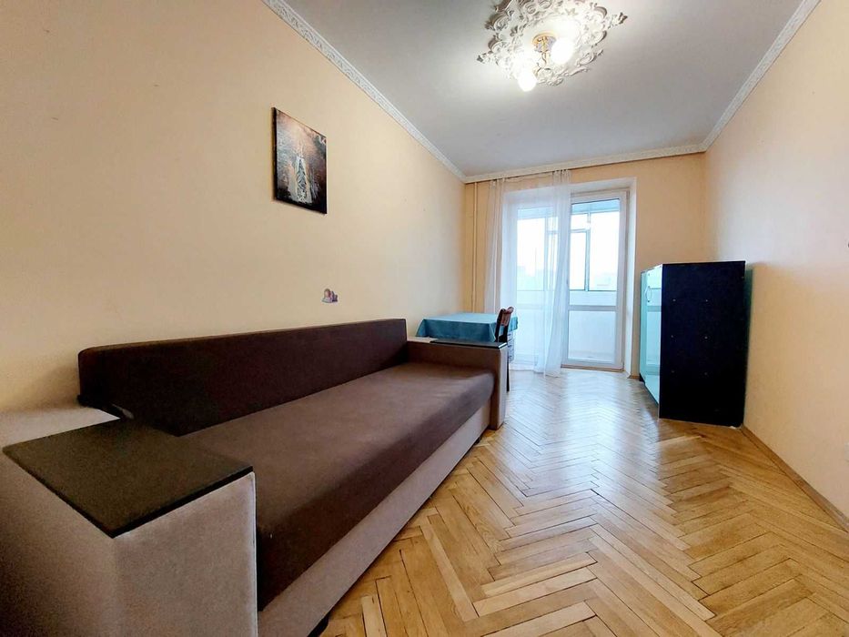 Продаж 4 кім квартири в цегляному будинку вул Медової Печери (Пасічна)