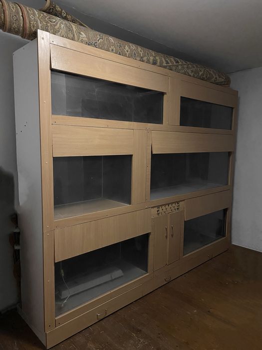 Акваріум/Стійка з 6 акваріумів