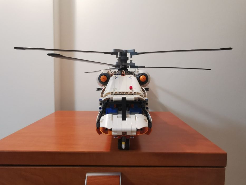 Lego 42056 Heavy lift helicopter