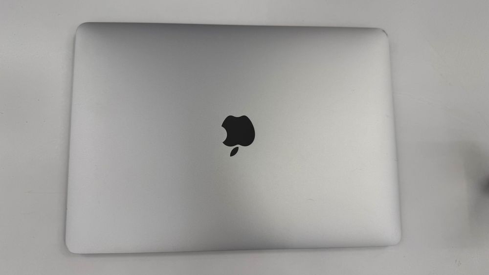 Apple MacBook Air M1 2020 16GB RAM 250GB SSD