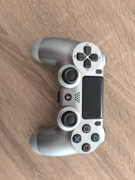 PlayStation 4 Slim/500gb + 3 jogos