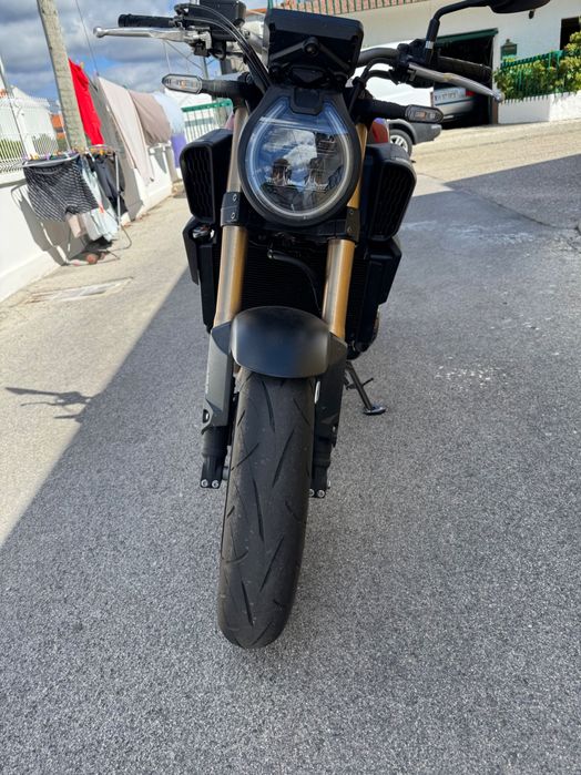 Mota HondaCB650R E-Clutch