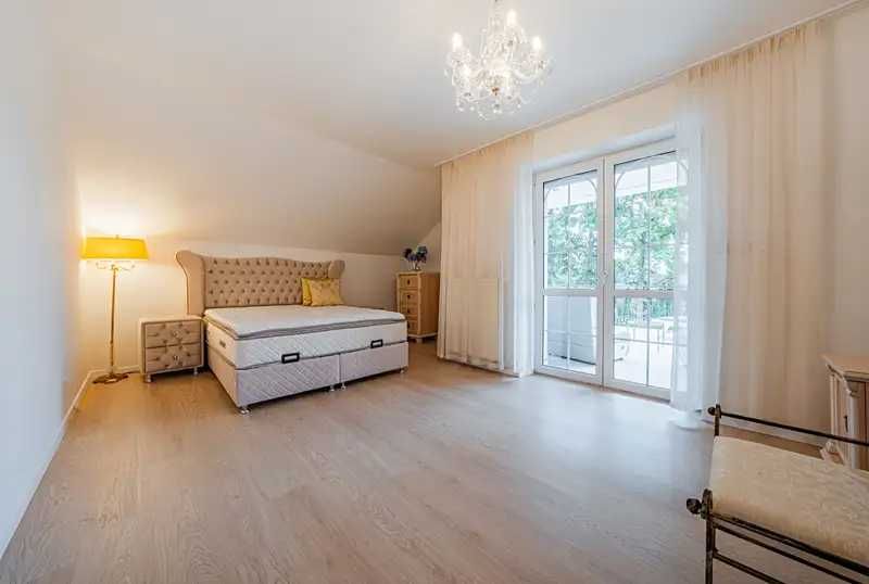 Чехія | Чарівна вілла 250 м² 40 хвилин від Праги біля Клановицького лісу, 1598 м² ділянка