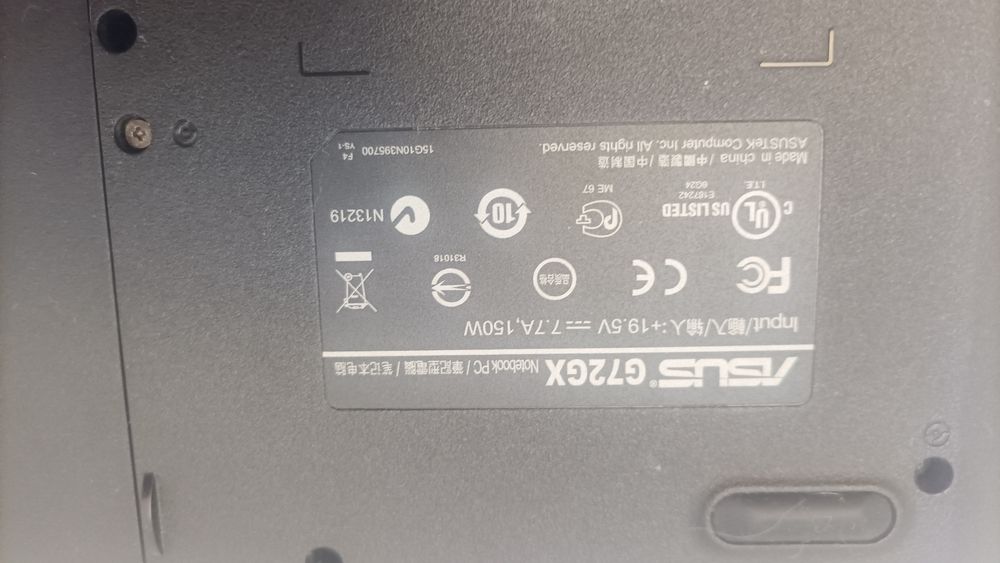 Asus g72gx на запчастини  з блок живлення та рюкзак