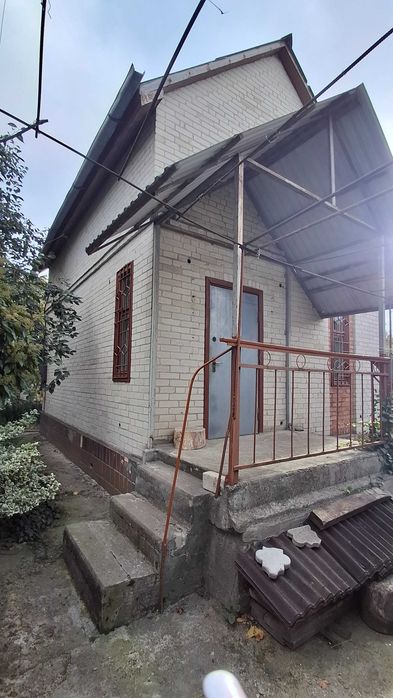 Продам дачний будинок