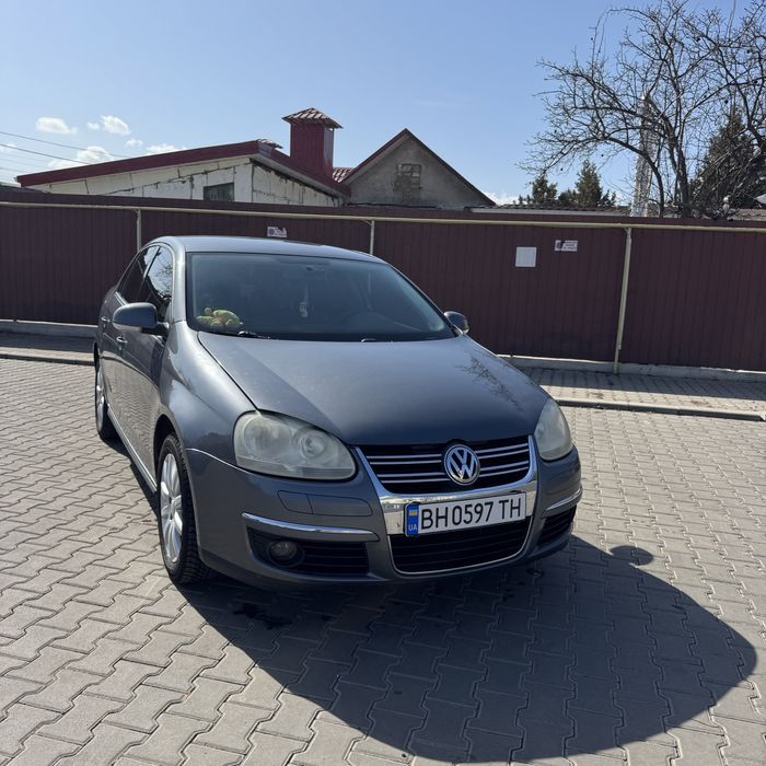 Продам фольцваген джета 2009 газ-бензин 1.6 автомат