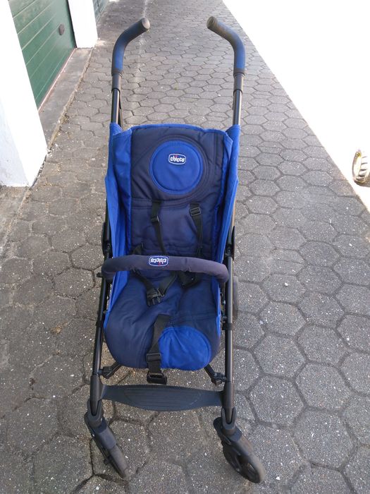 O bom tempo está a chegar e convida a passeios!  Carro Chico como novo