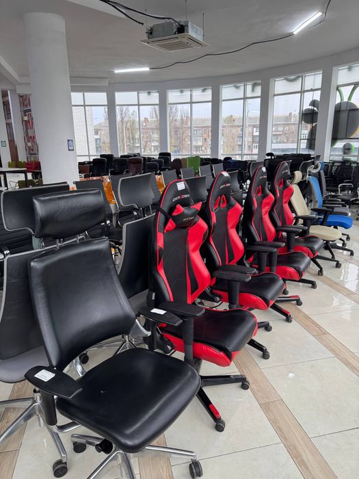 РОЗПРОДАЖ крісла офісні комп’ютерні стільці керівника сітка екошкіра тканина для офісу